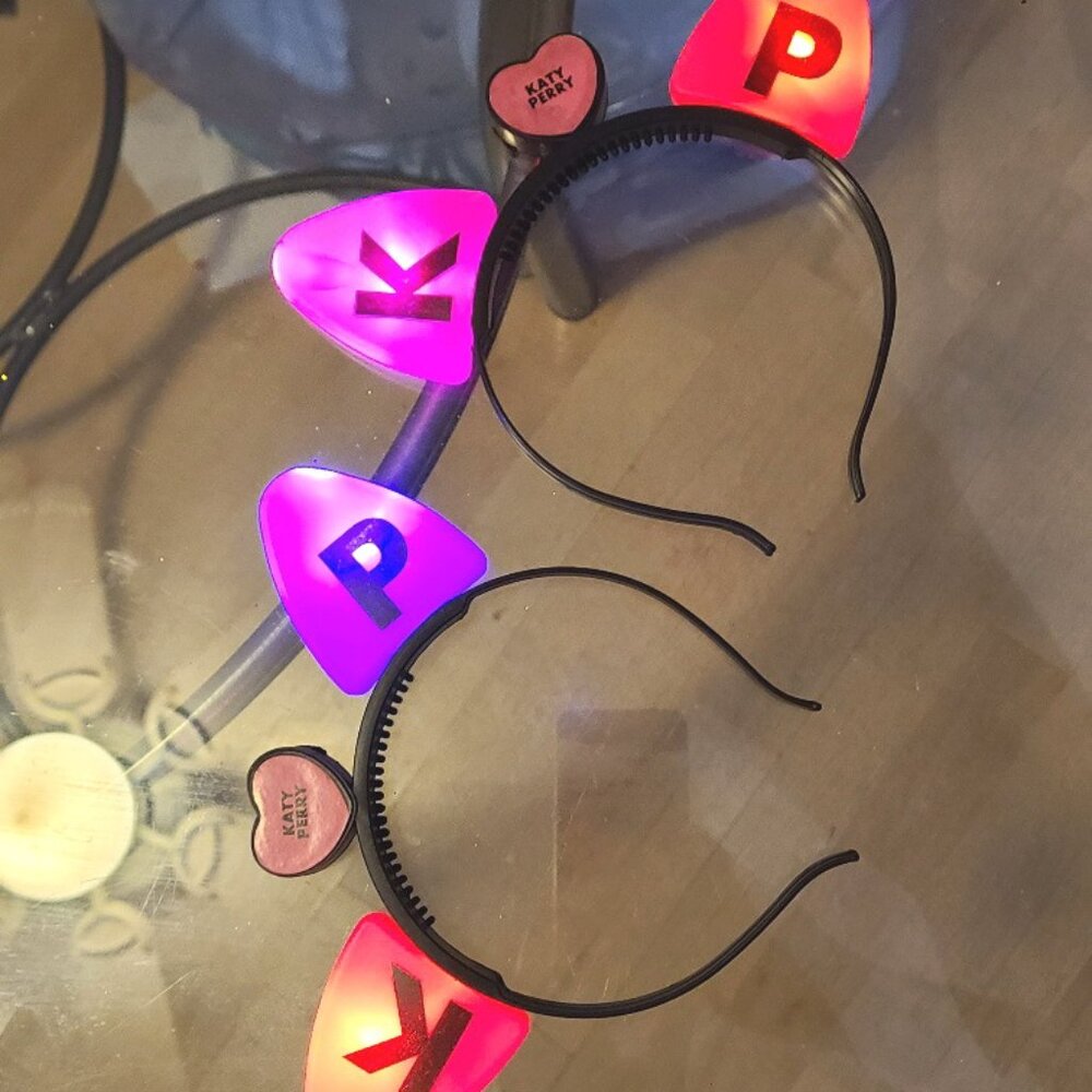 2 Kate Perry electronic flashing headbands NEW